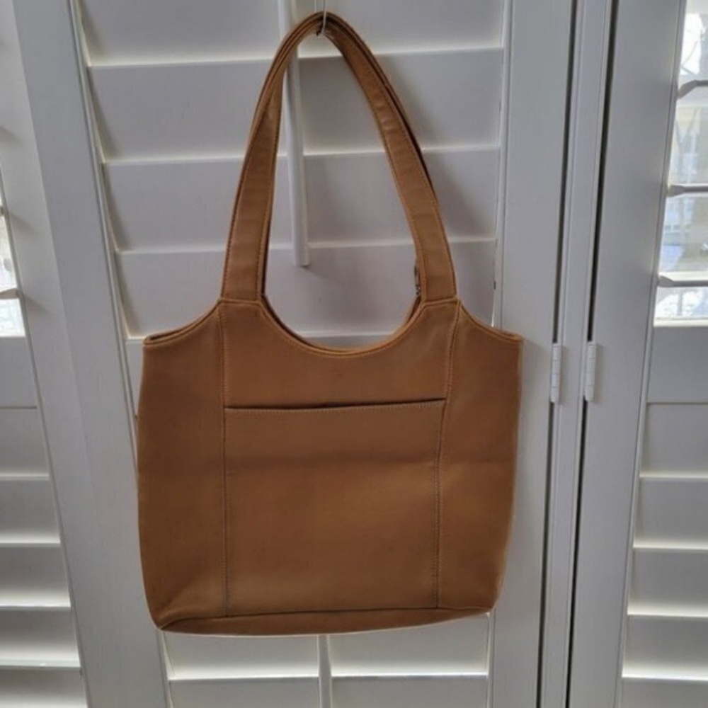 Elegant Tan Leather Tote Bag
